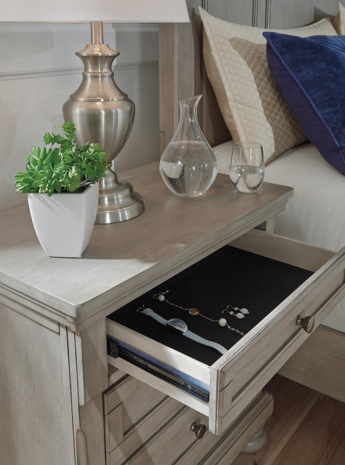 Lettner Nightstand in Light Gray, detail view