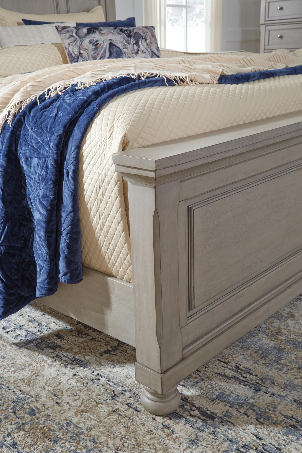 Lettner Queen Panel Bed in Light Gray, detail view