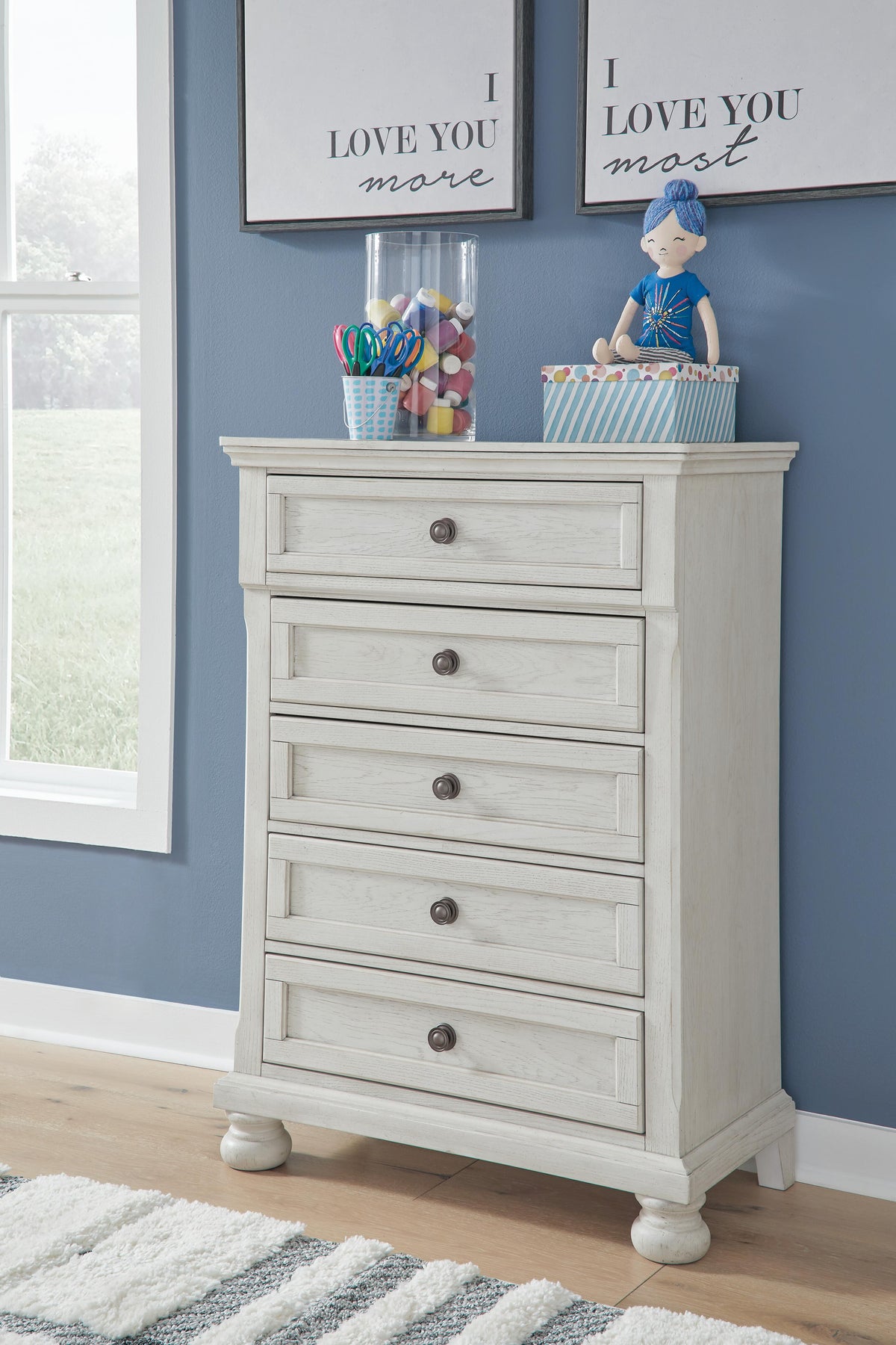 Robbinsdale Chest of Drawers in Antique White, alternate view 3