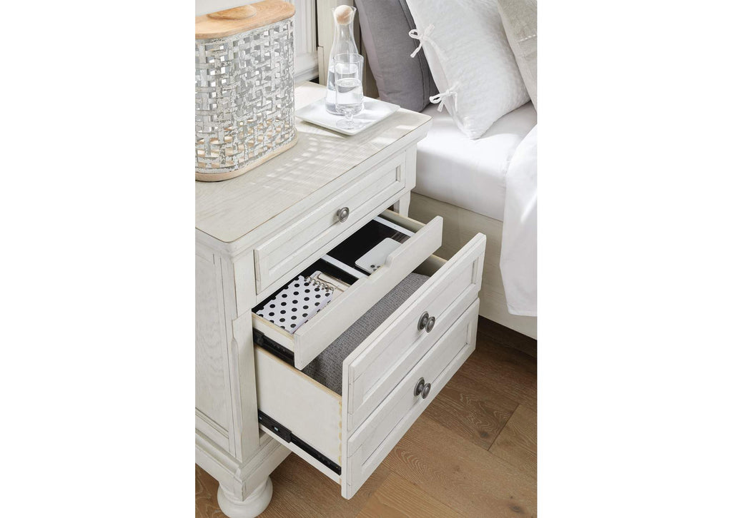 Robbinsdale Full Storage Bed and Nightstand detail