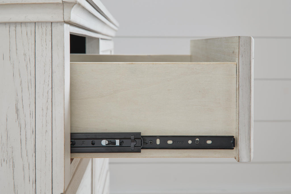 Robbinsdale Nightstand in Antique White, detail view