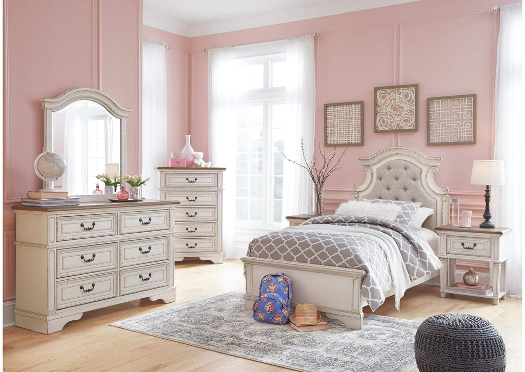 Realyn Twin Panel Bed with Mirrored Dresser, Chest and 2 Nightstands