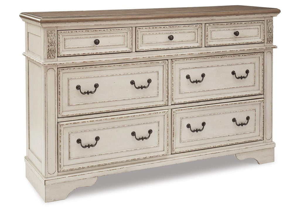 Realyn King Upholstered Panel Bed with Dresser