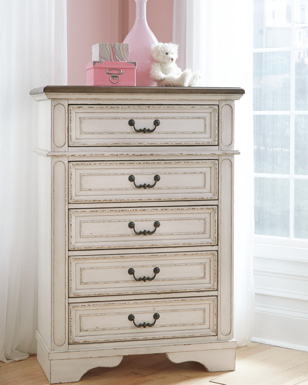 Realyn Chest of Drawers - image 2