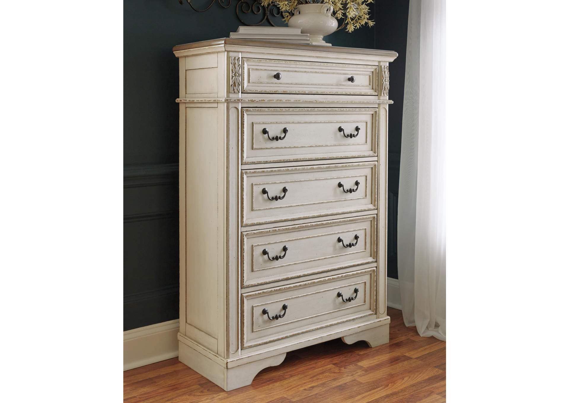Realyn California King Sleigh Bed with Mirrored Dresser and Chest room view