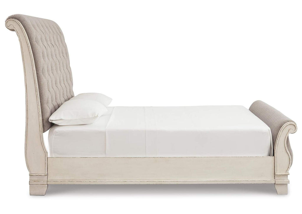 Realyn Queen Sleigh Bed side view