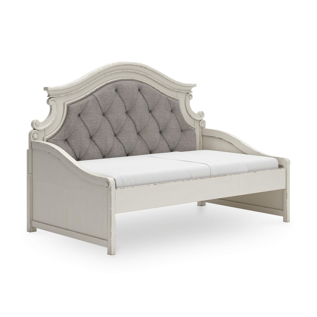 Realyn Twin Day Bed in Chipped White, angle view