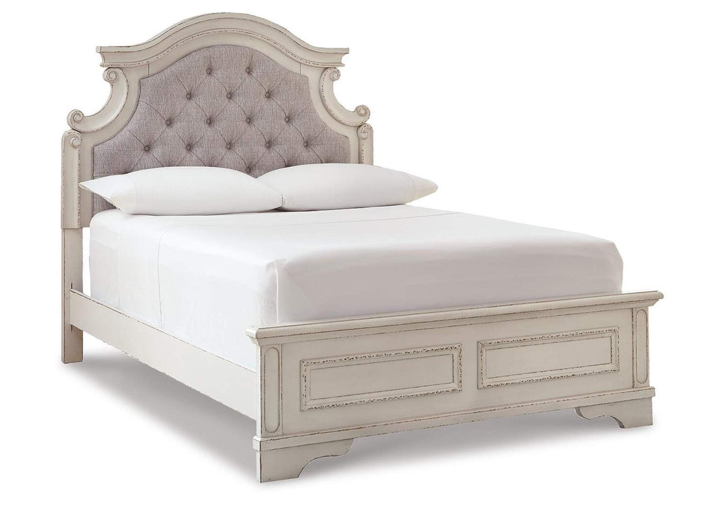 Realyn Full Panel Bed with Mirrored Dresser and Chest
