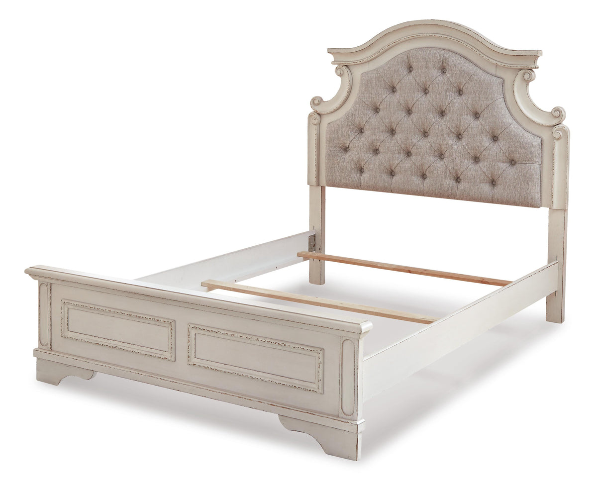 Realyn Full Panel Bed in Chipped White, alternate view 4