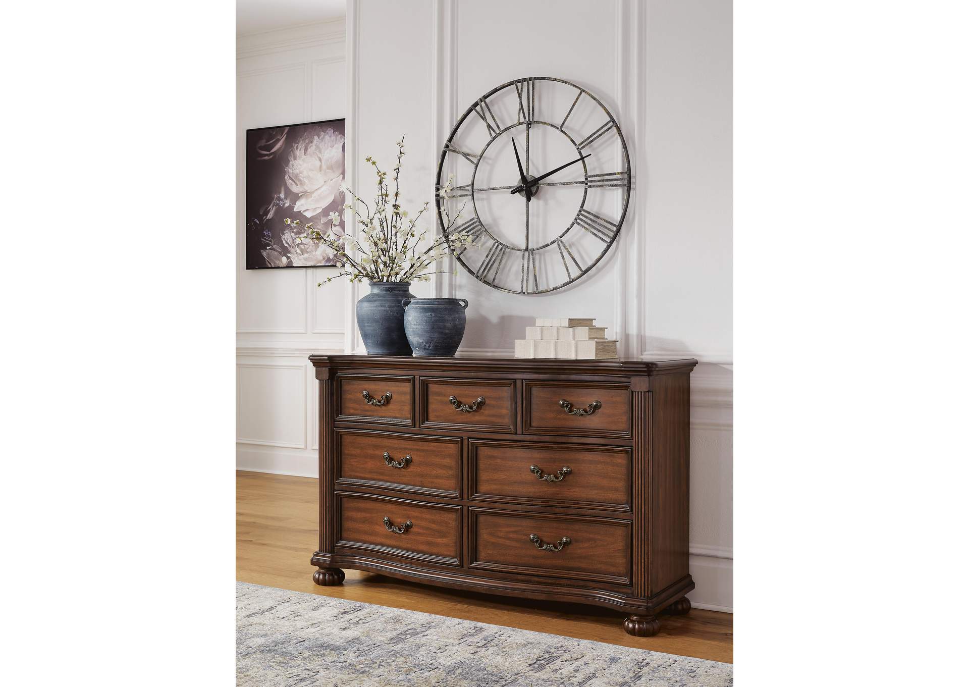 Lavinton Queen Poster Bed with Dresser