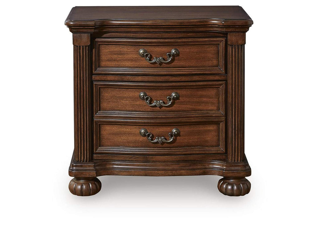 Lavinton California King Poster Bed with Mirrored Dresser, Chest and 2 Nightstands