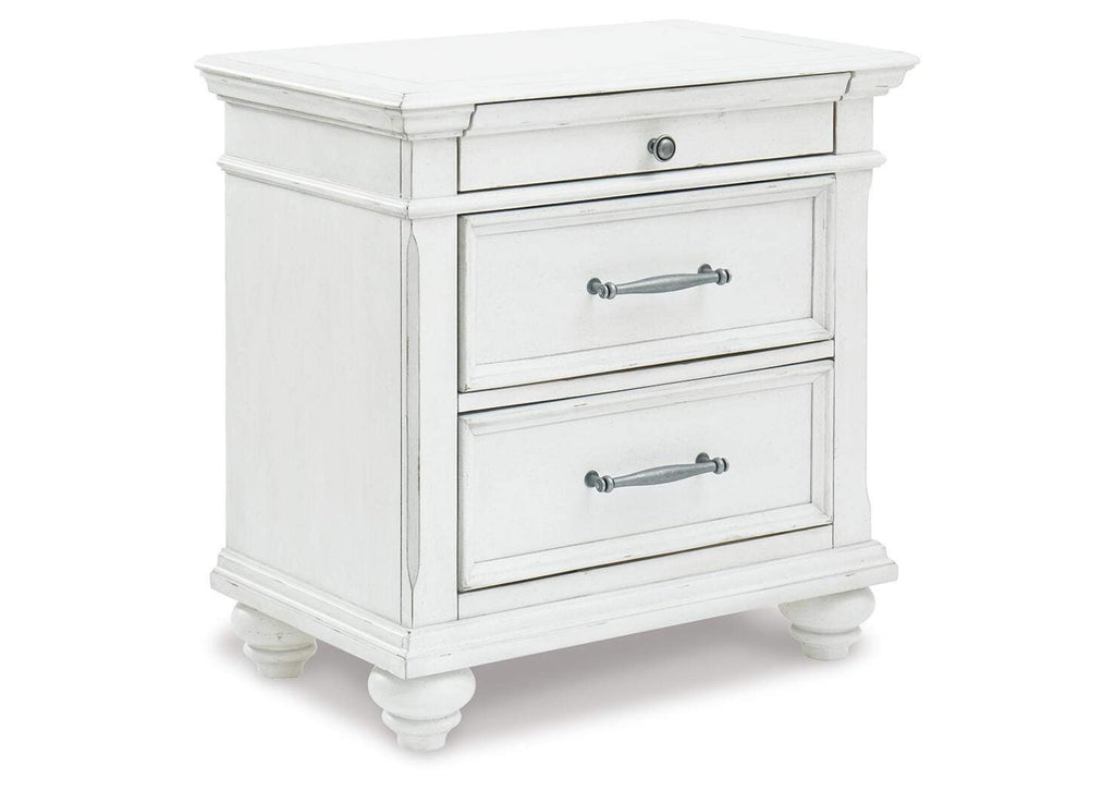 Kanwyn Queen Panel Bed with Mirrored Dresser and 2 Nightstands