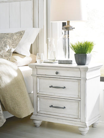 Kanwyn Nightstand in Whitewash