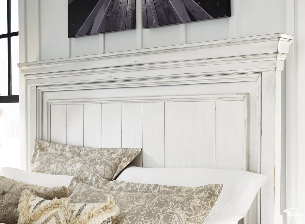 Kanwyn California King Panel Bed with Storage Bench in Whitewash, detail view