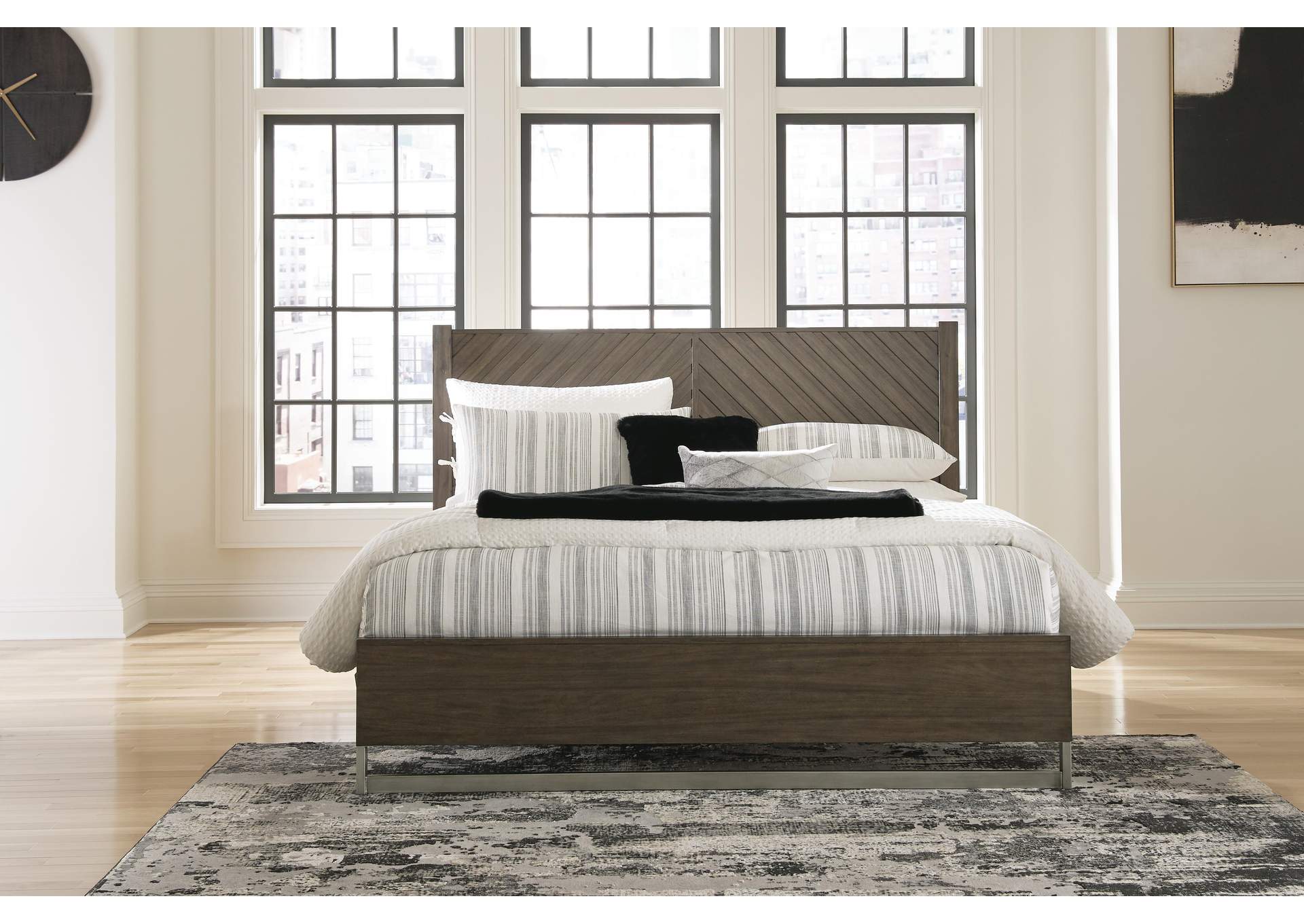 Arkenton King Panel Bed with Mirrored Dresser and 2 Nightstands