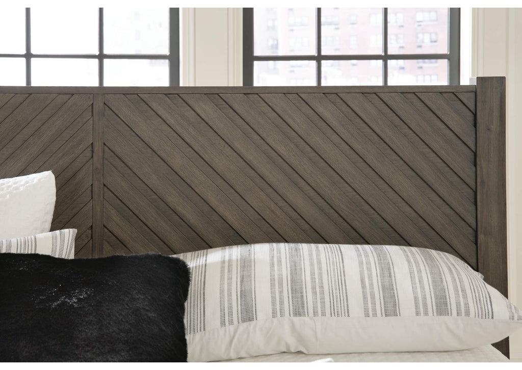 Arkenton King Panel Bed with Mirrored Dresser detail