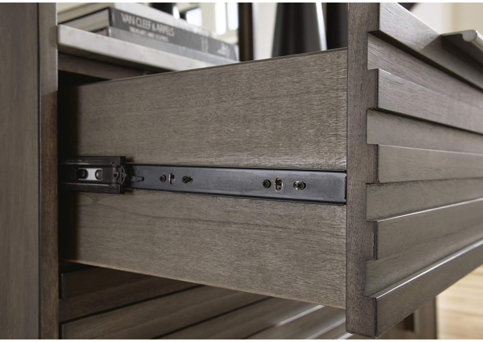 Arkenton King Panel Bed with Dresser detail