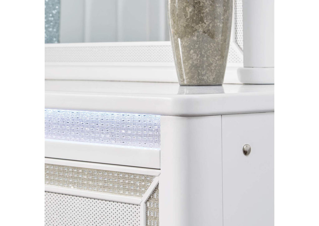 Chalanna California King Upholstered Storage Bed, Dresser and Nightstand detail