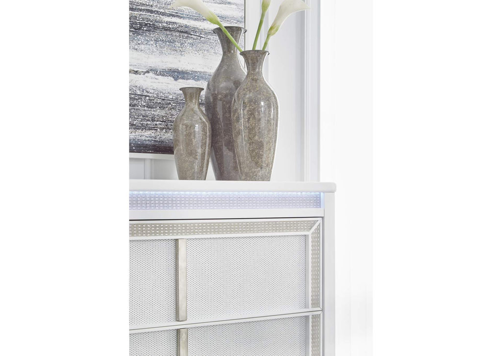 Chalanna California King Upholstered Storage Bed, Dresser, Mirror, Chest and 2 Nightstands detail