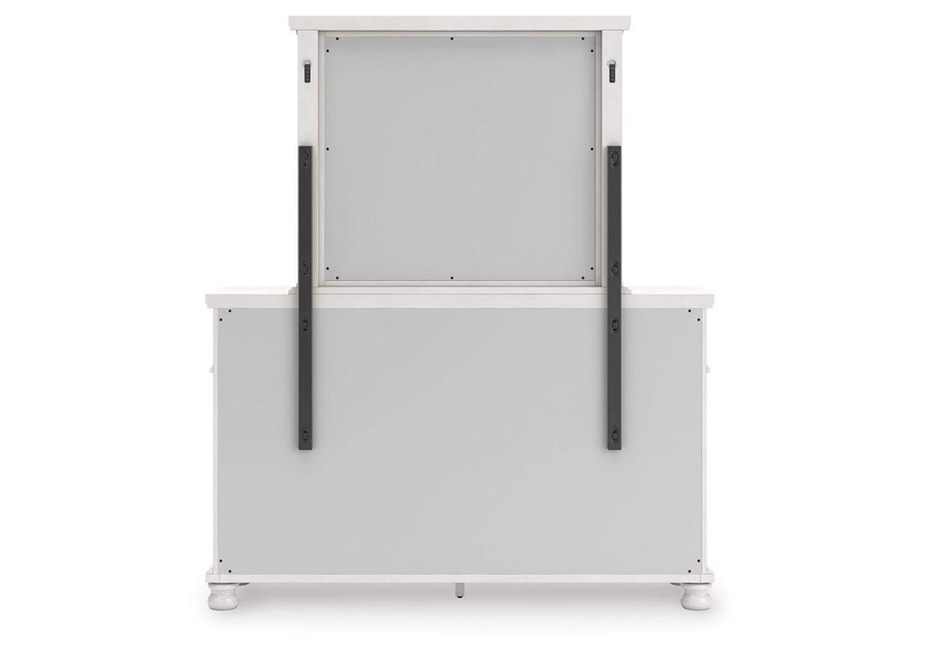 Chadworth Queen Poster Bed, Dresser, Mirror and Nightstand