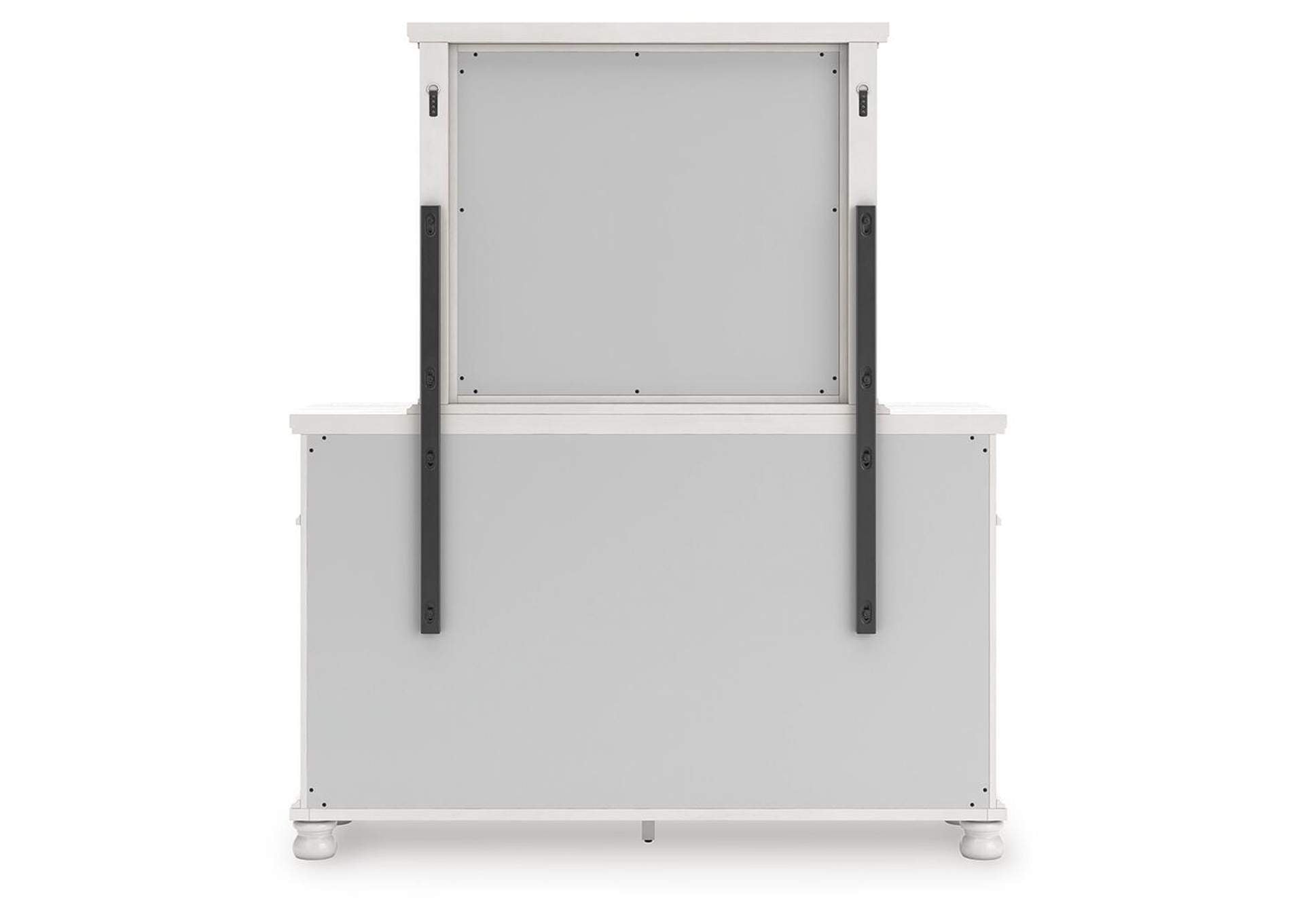 Chadworth Queen Poster Bed, Dresser and Mirror