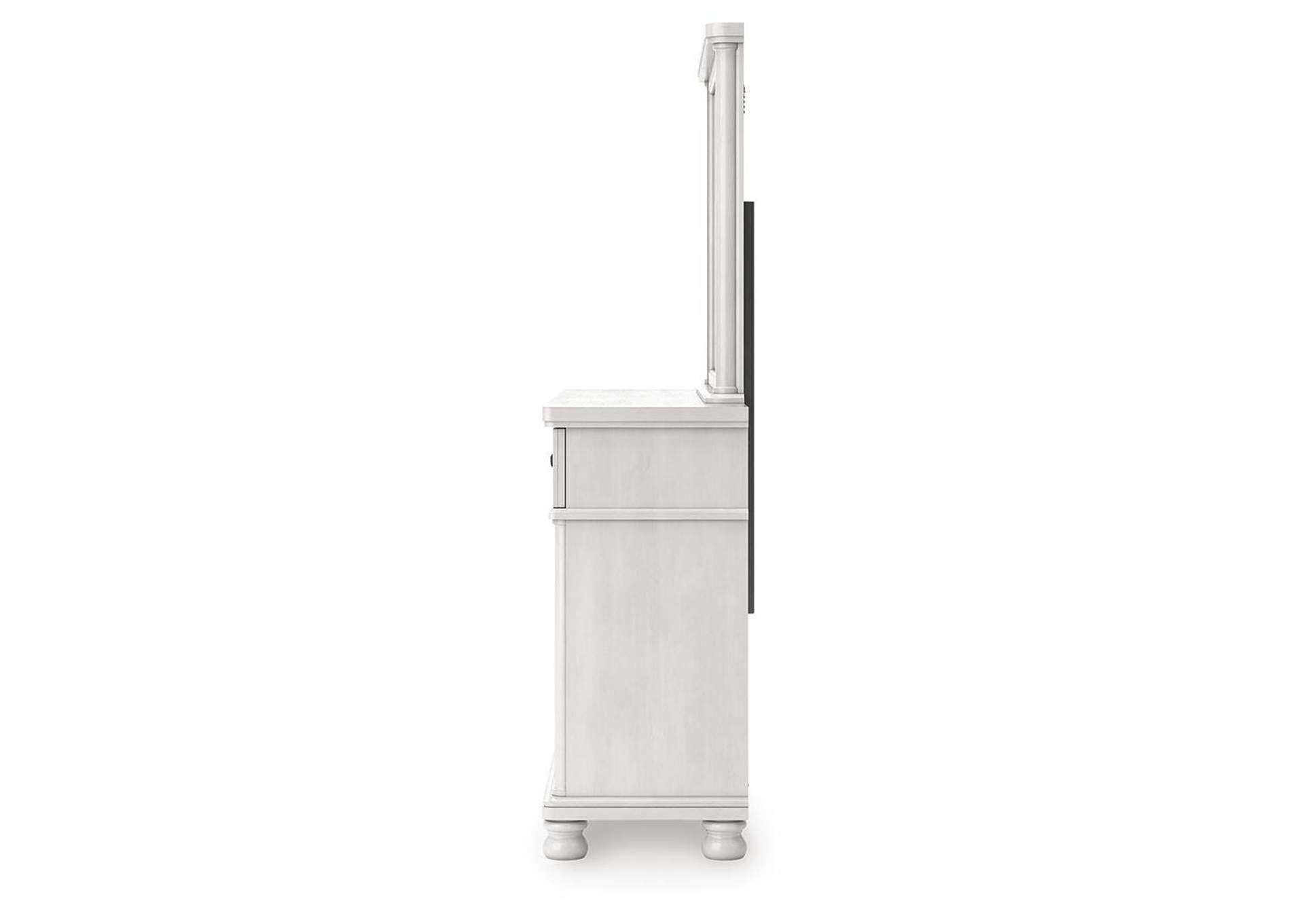 Chadworth King Poster Bed, Dresser and Mirror side view