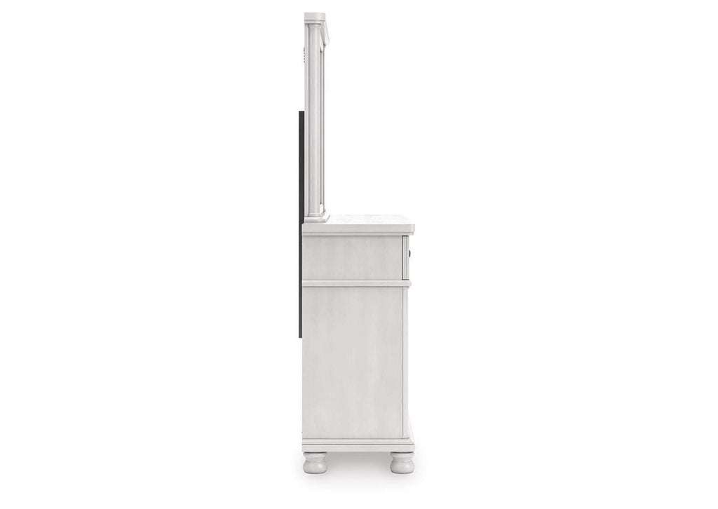 Chadworth California King Poster Bed, Dresser and Mirror side view