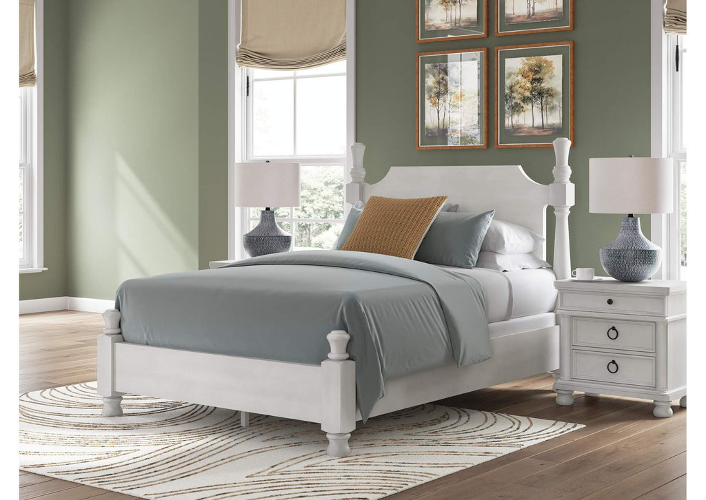 Chadworth Queen Poster Bed, Dresser and Mirror