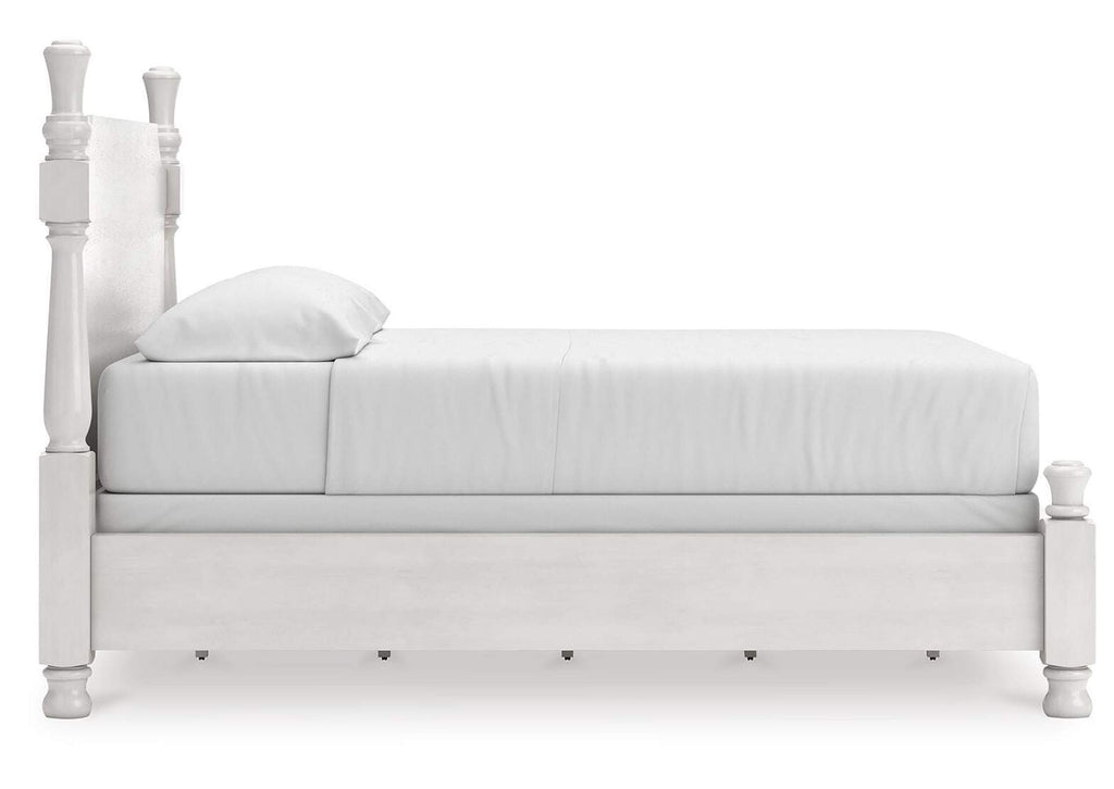Chadworth California King Poster Bed, Dresser and Nightstand side view