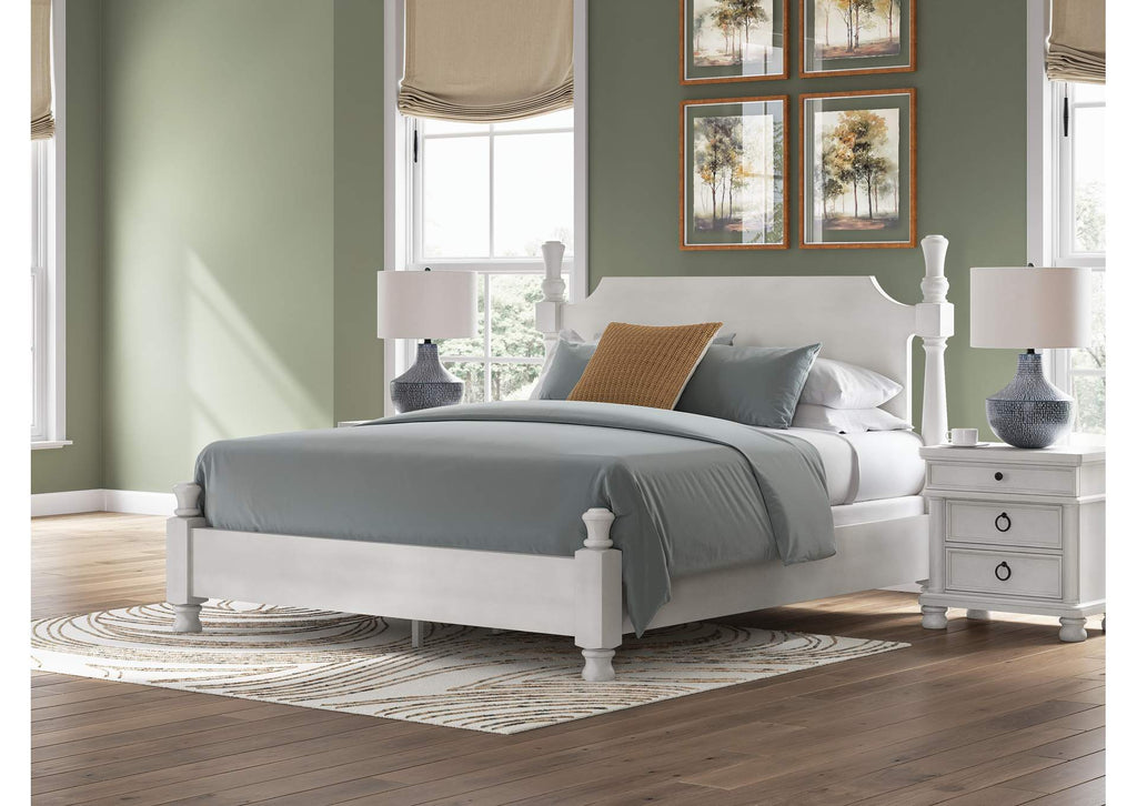 Chadworth California King Poster Bed, Dresser and Nightstand