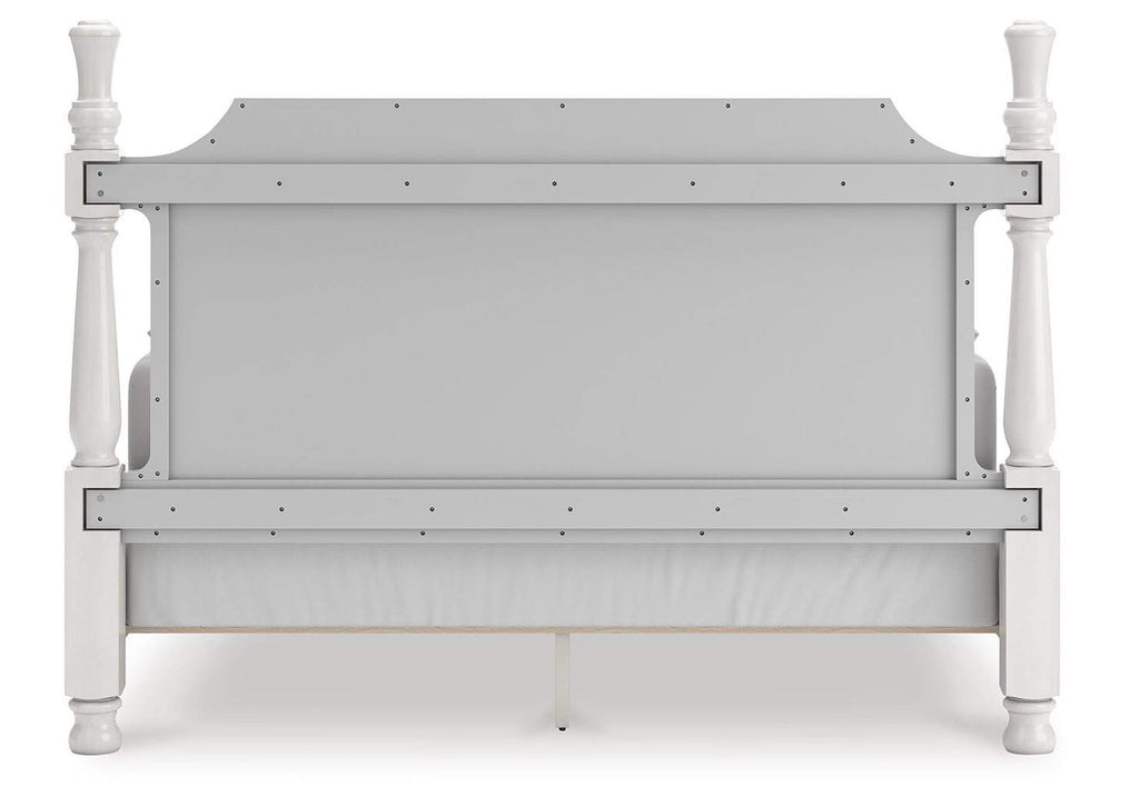 Chadworth King Poster Bed, Dresser and Nightstand