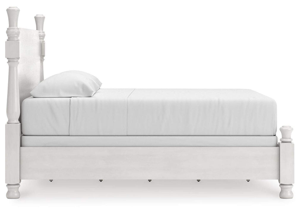 Chadworth King Poster Bed, Dresser and Mirror side view