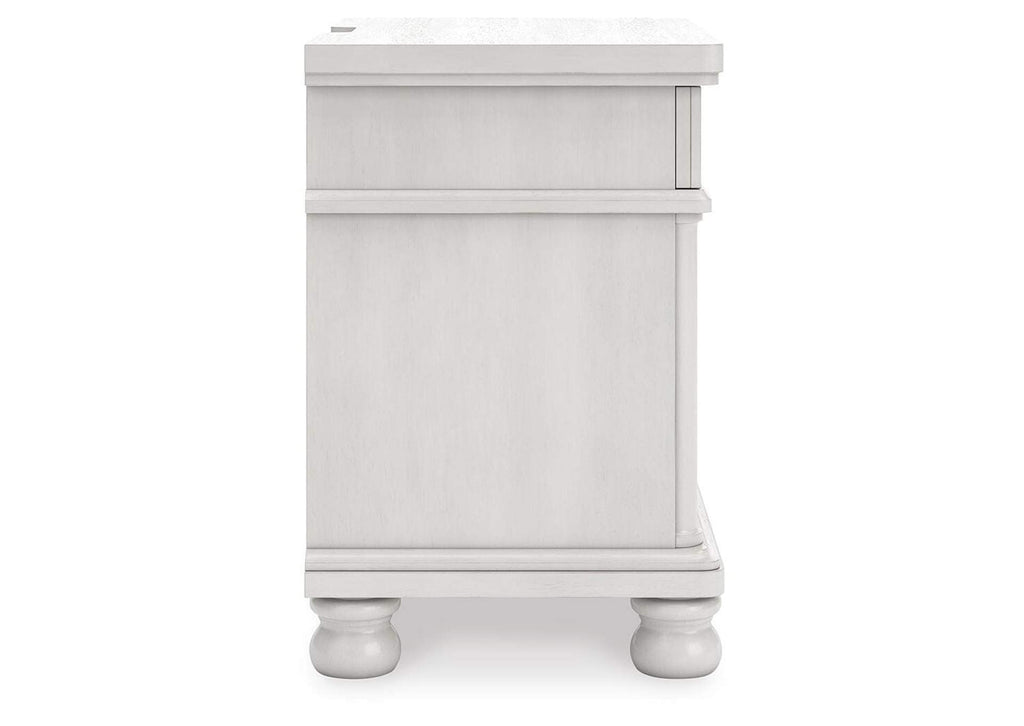 Chadworth King Poster Bed, Dresser and Nightstand side view