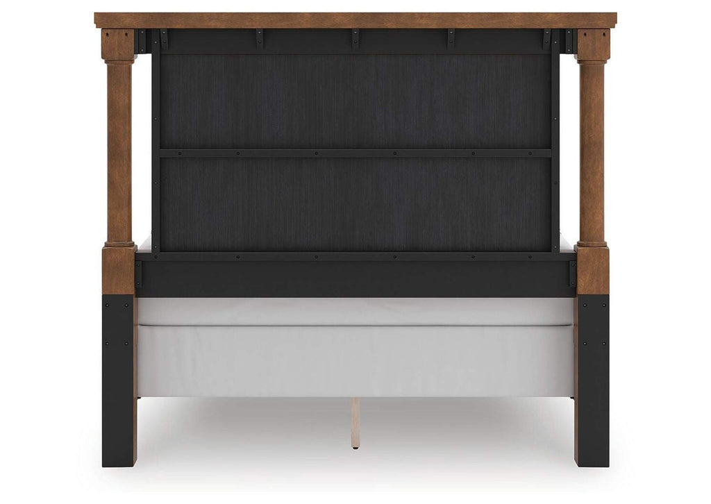 Chadworth Queen Poster Bed with Dresser and Nightstand