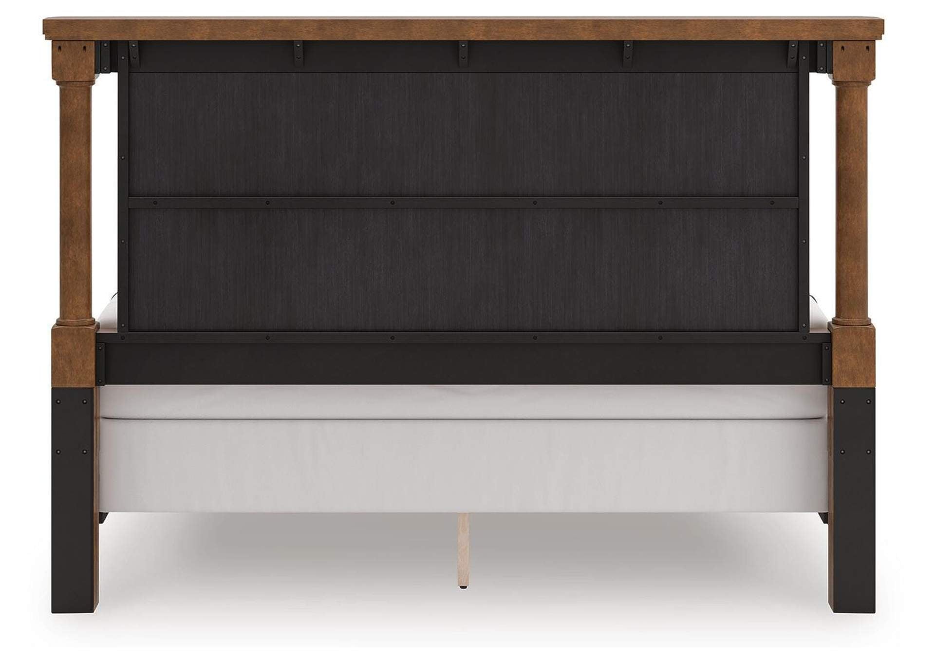 Chadworth California King Poster Bed with Dresser and Nightstand