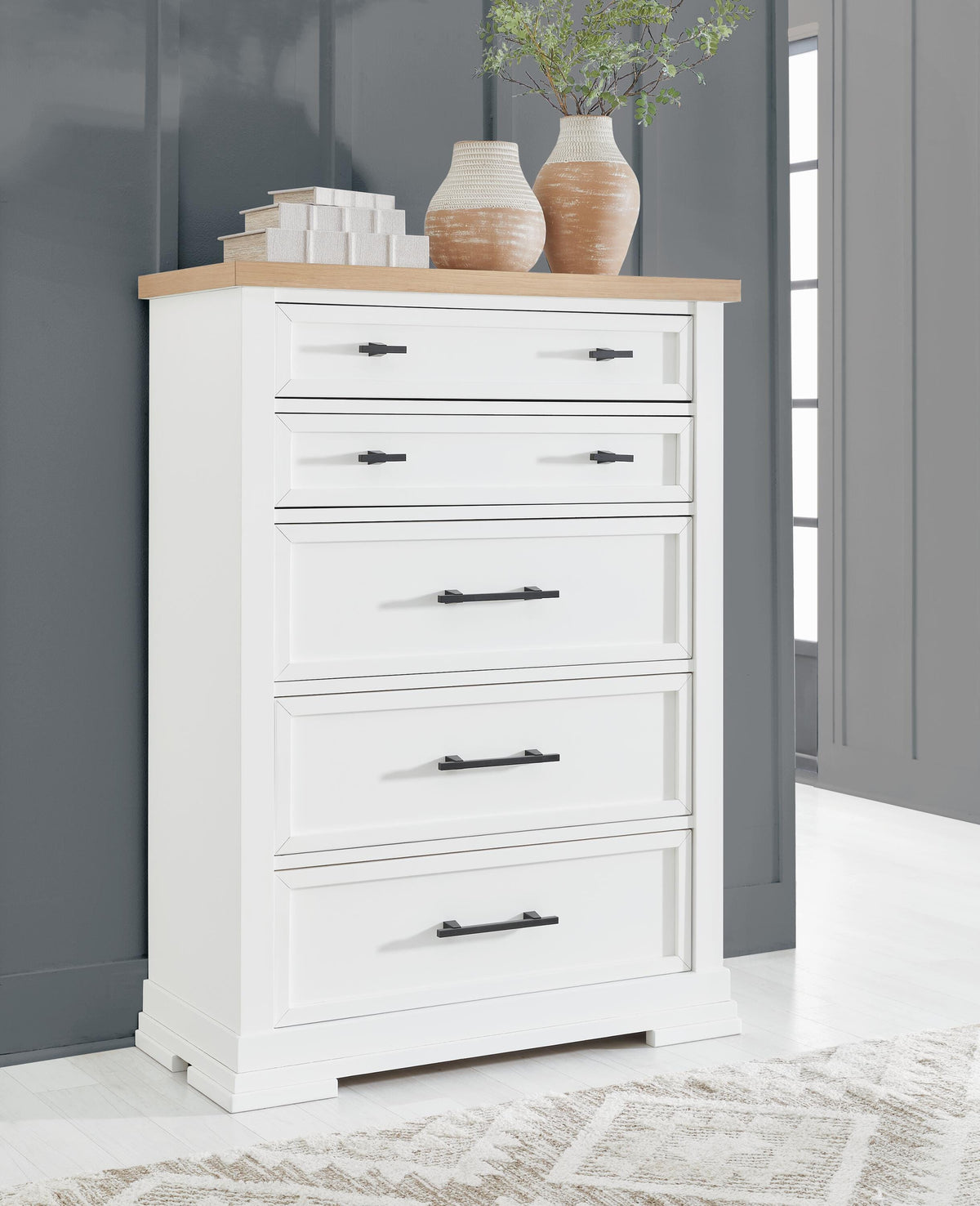 Ashbryn Chest of Drawers in White/Natural, alternate view 3
