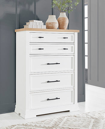 Ashbryn Chest of Drawers in White/Natural