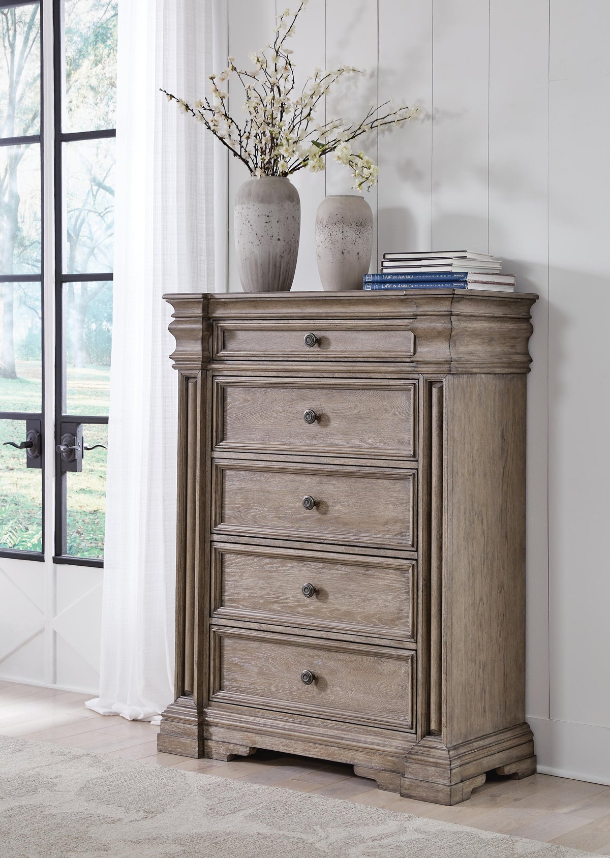 Blairhurst Chest of Drawers in Light Grayish Brown, alternate view 3