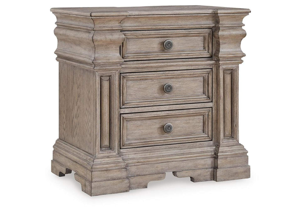 Blairhurst Queen Panel Bed, Dresser and 2 Nightstands angled view