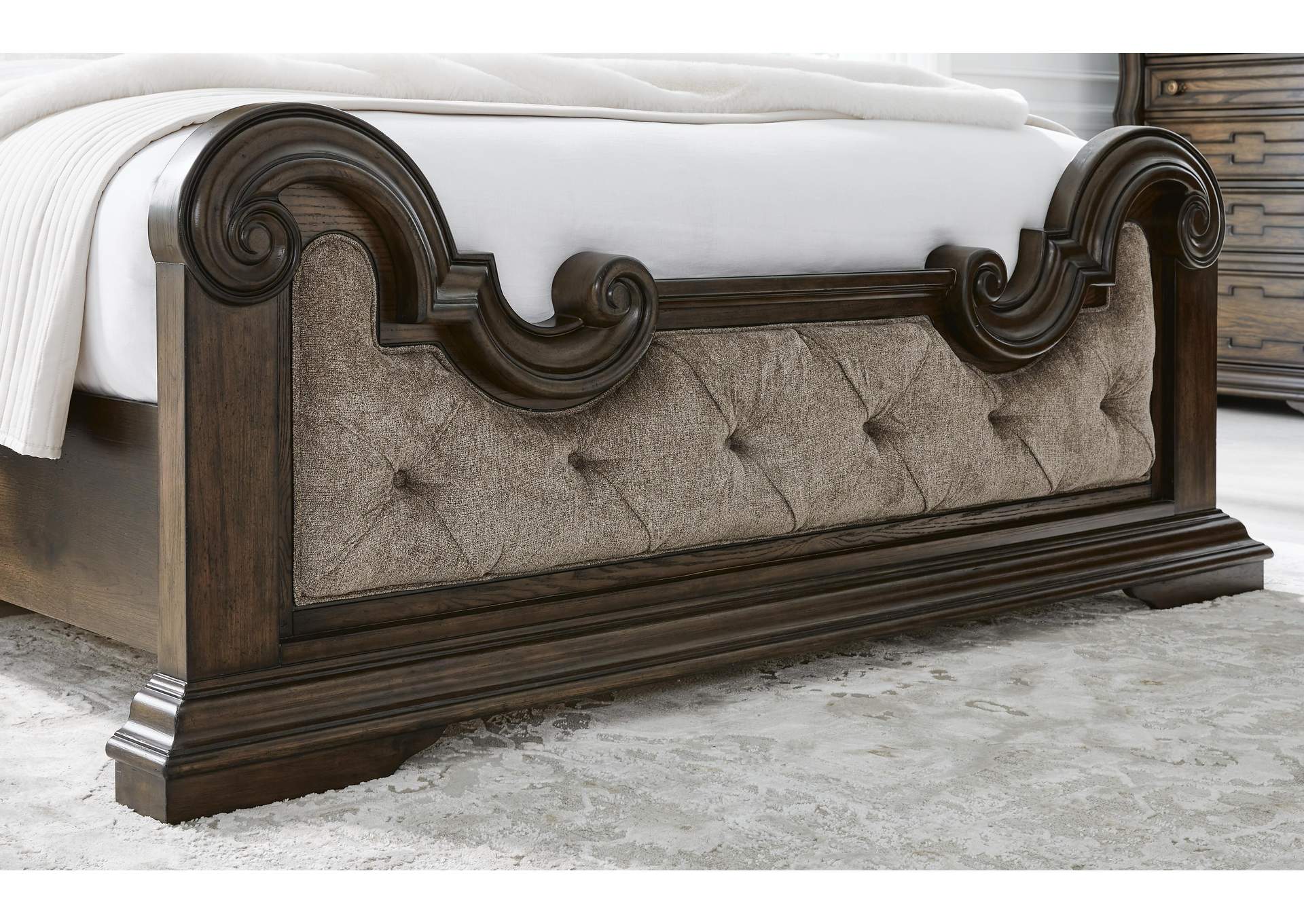 Maylee King Upholstered Bed detail