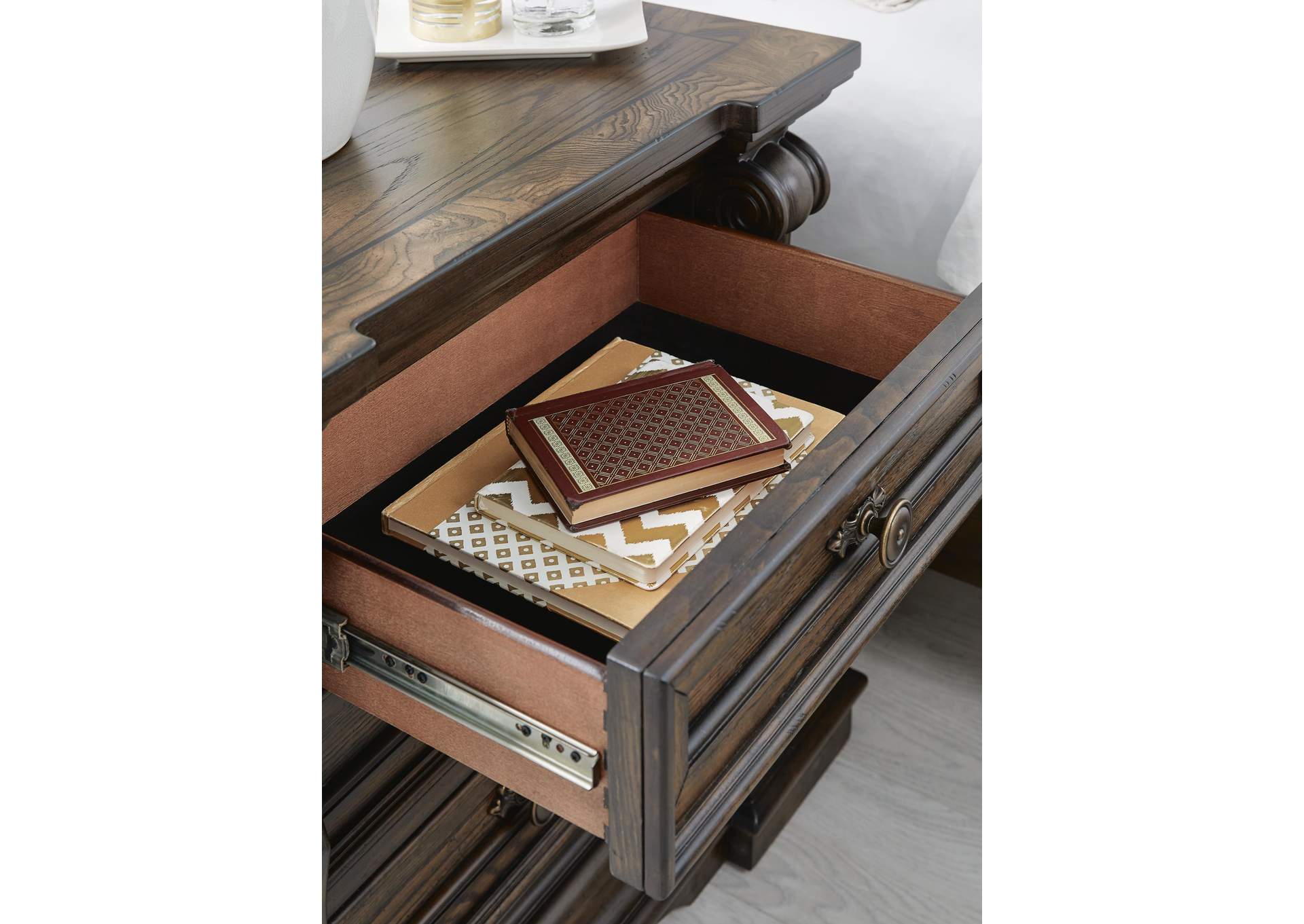 Maylee Nightstand detail
