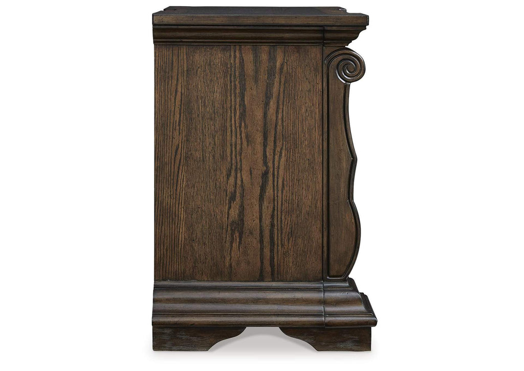 Maylee King Upholstered Bed with Mirrored Dresser, Chest and 2 Nightstands side view