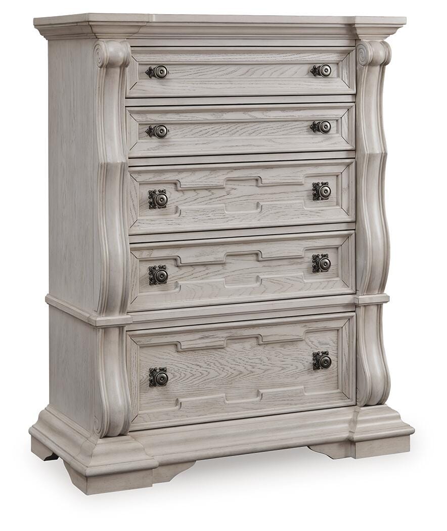 Bruchandi Chest of Drawers in Antique White, closed view