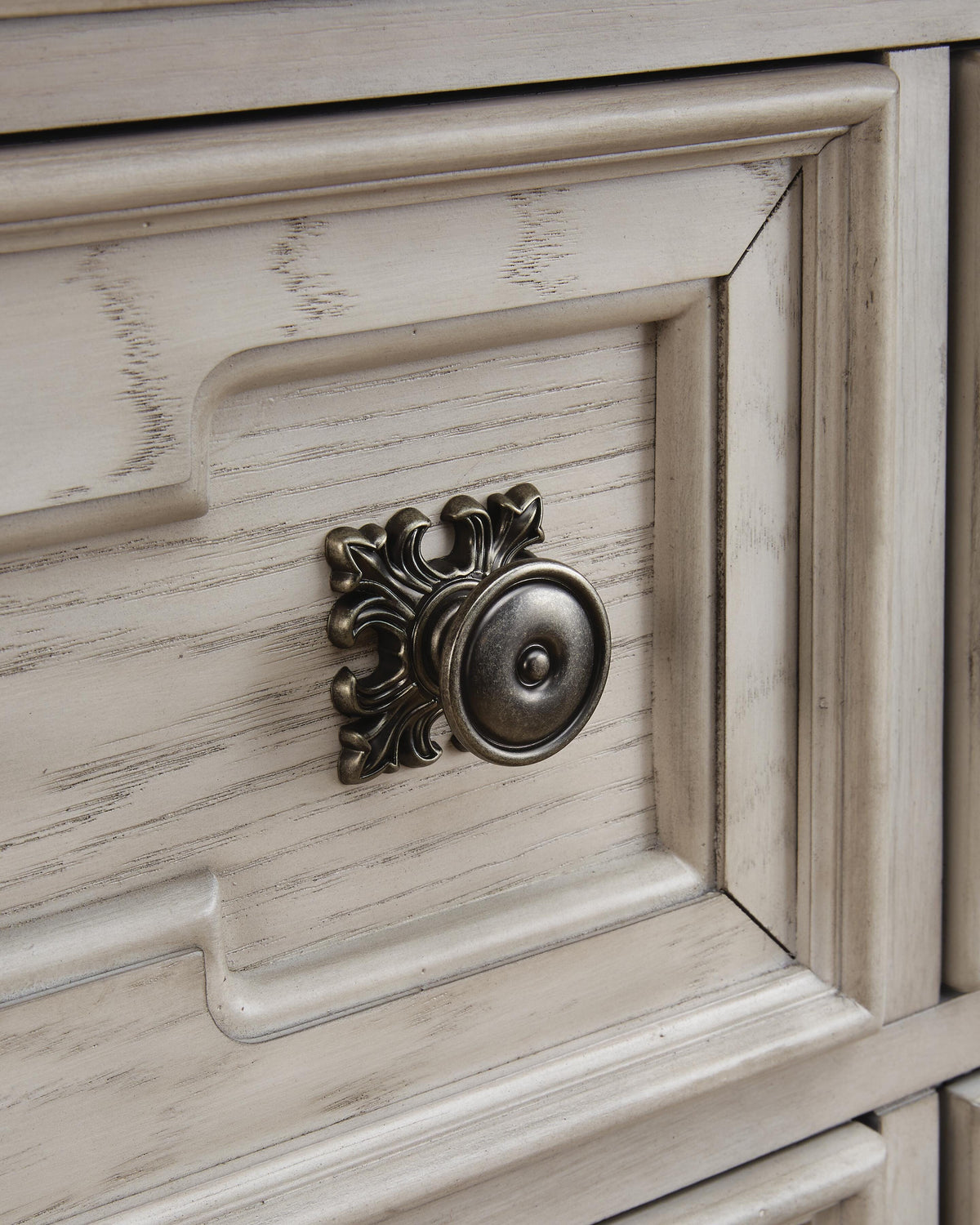 Bruchandi Nightstand in Antique White, detail view