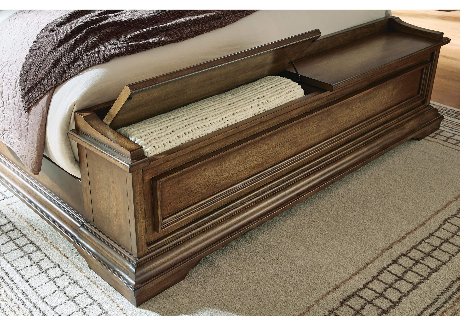 Frantanna Queen Panel Storage Bed detail
