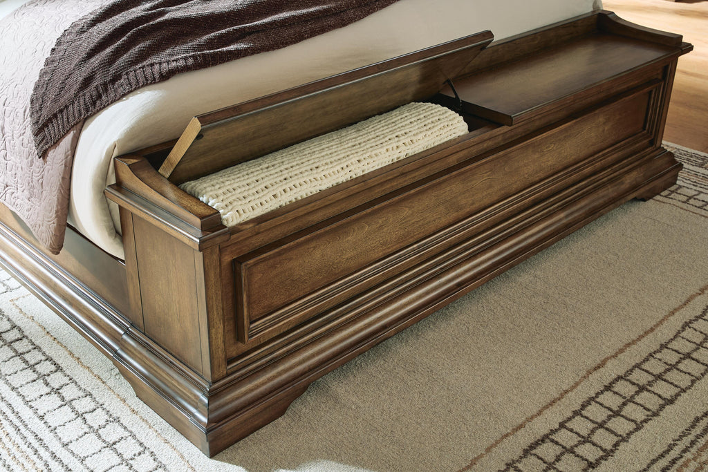 Frantanna King Panel Storage Bed in Brown, detail view