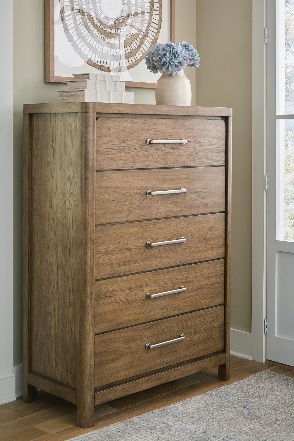 Cabalynn Chest of Drawers in Light Brown, alternate view 3