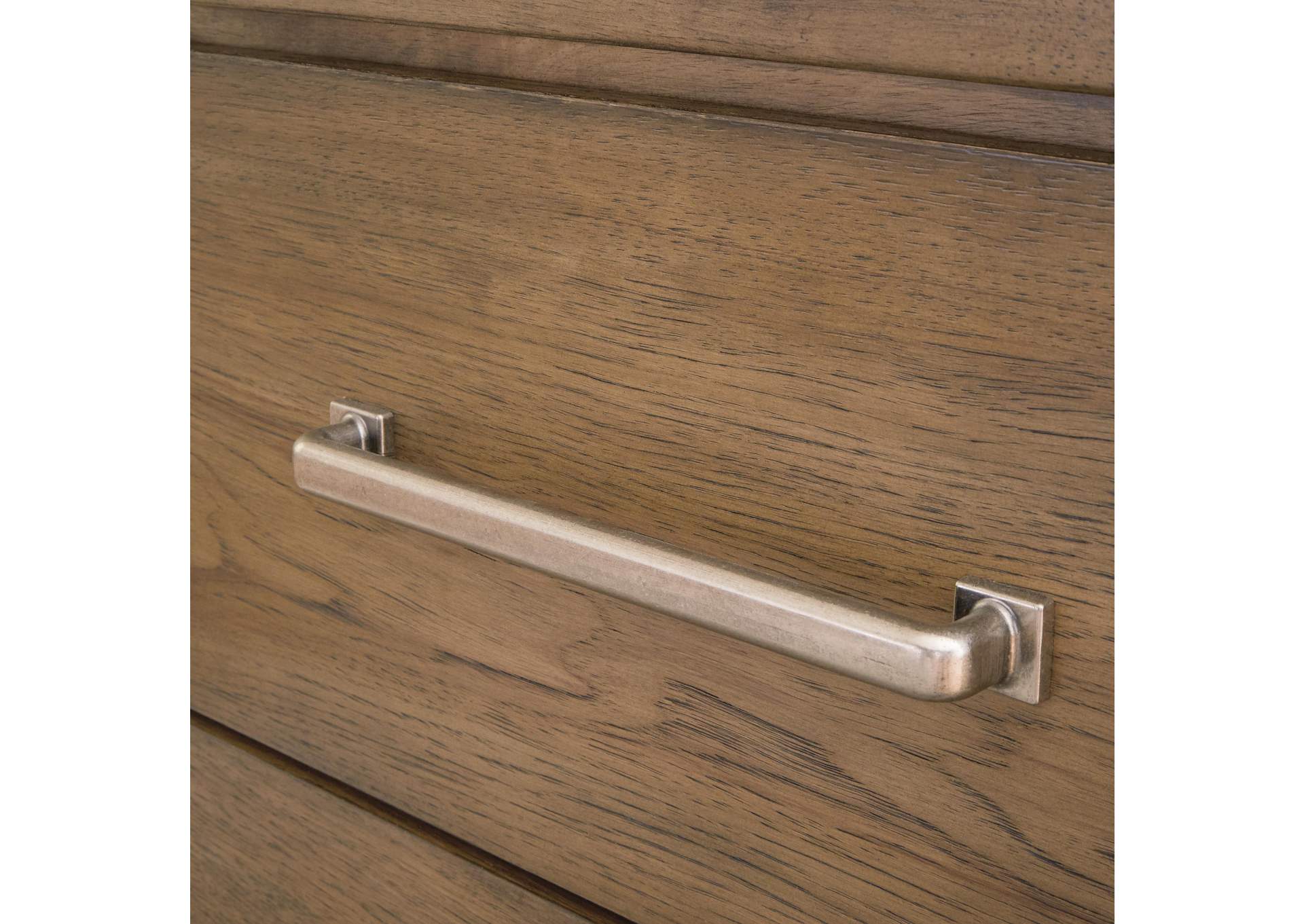 Cabalynn King Panel Bed with Chest and Nightstand detail