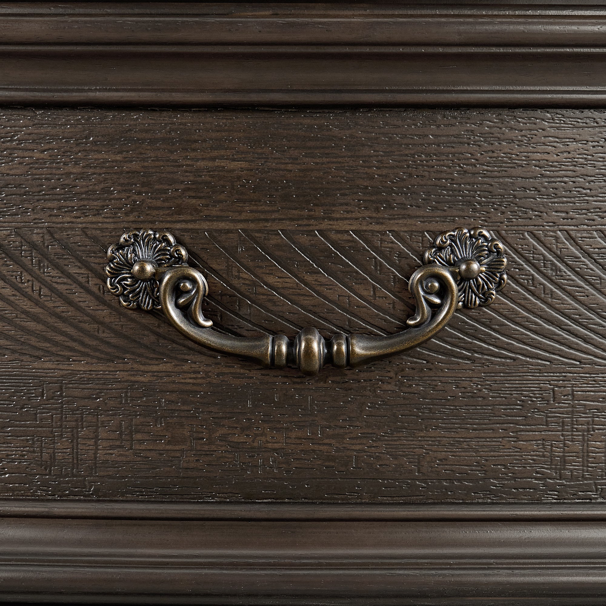 Brunswick 7-Drawer Dresser In Mahogany