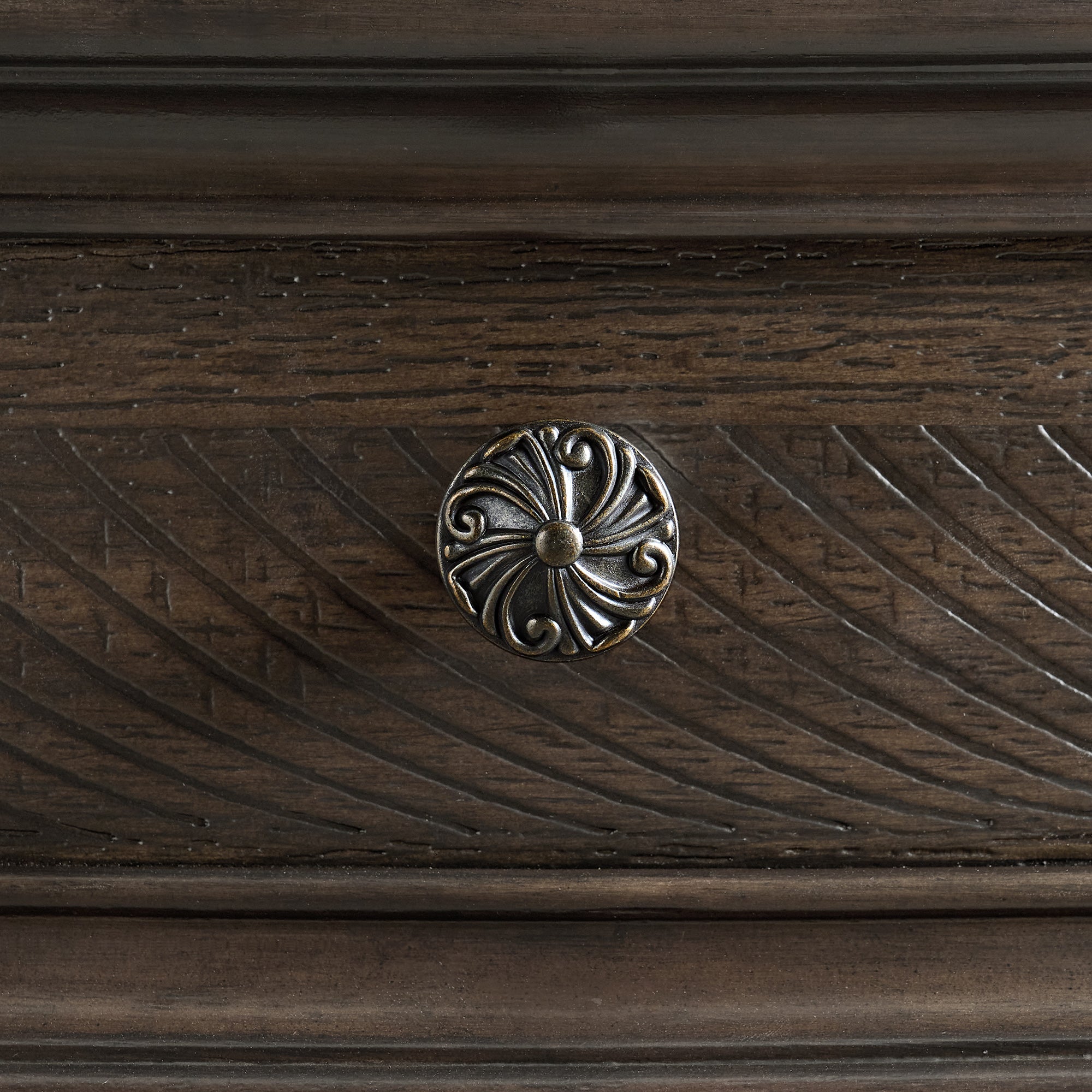 Brunswick 7-Drawer Dresser In Mahogany